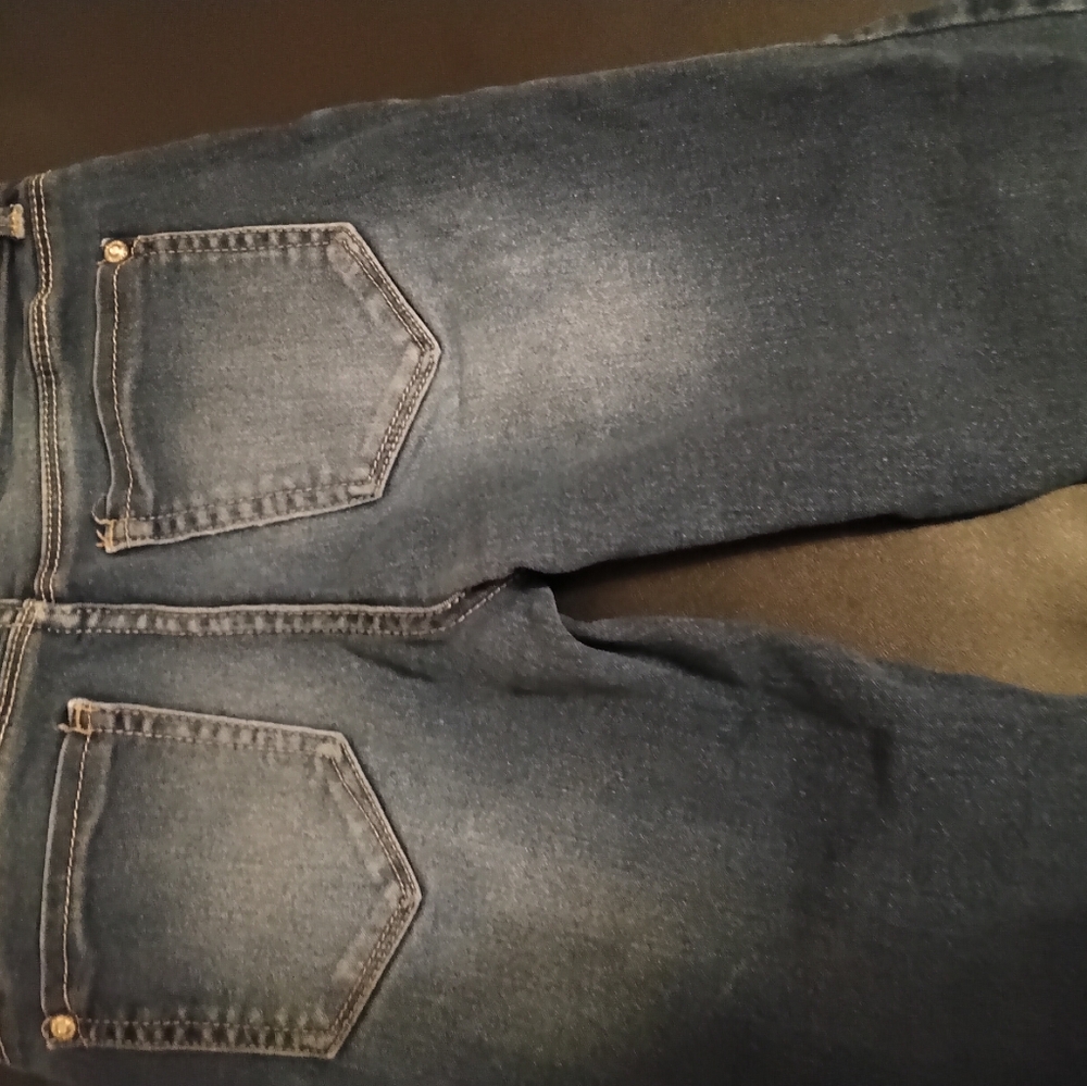 Girl's Jordache Fashion Distressed Jeans. - Picture 5 of 7